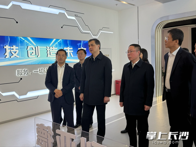 深化政企合作 | 湖南副省長(zhǎng)、長(zhǎng)沙市長(zhǎng)周海兵一行走訪利亞德集團(tuán)北京總部