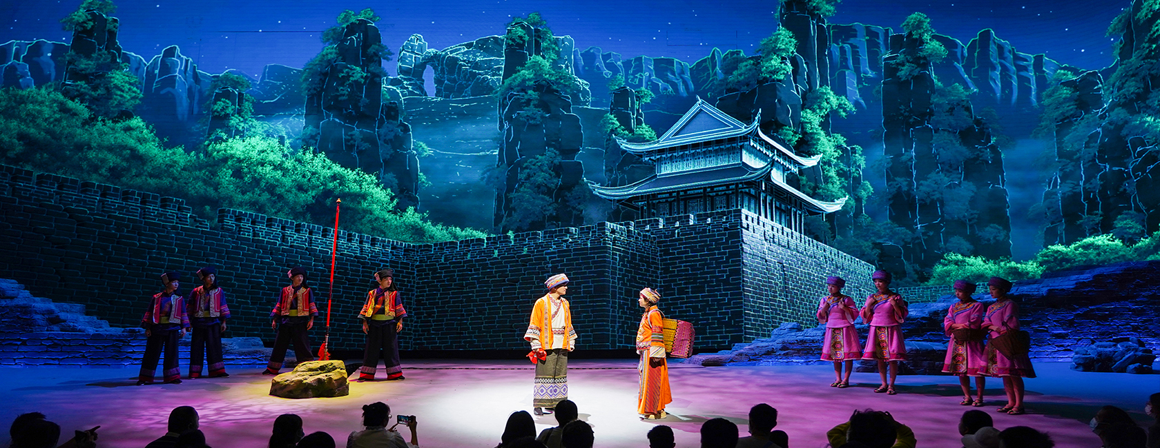 張家界大庸古城大型室內(nèi)情境演繹《遇見(jiàn)大庸》