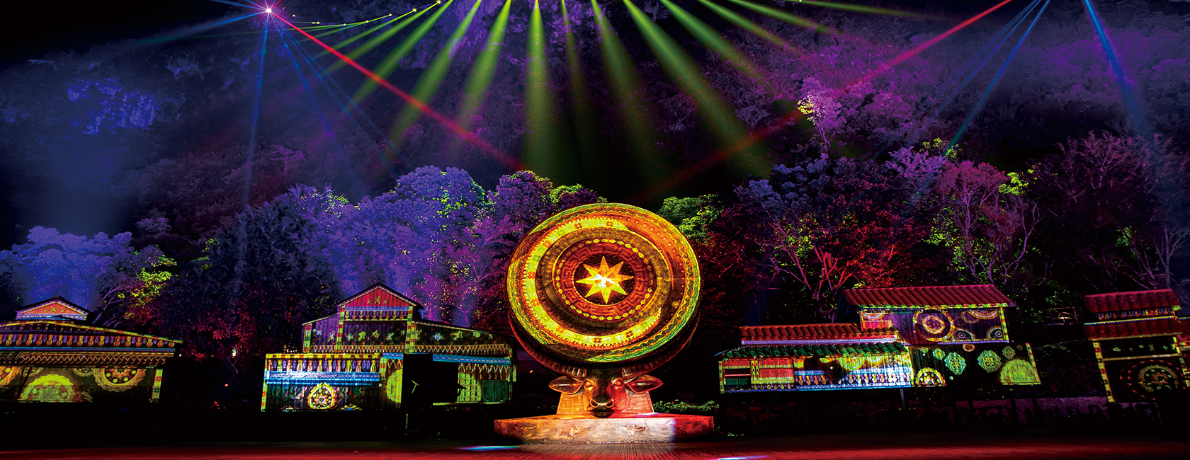 亞洲首個(gè)跨國(guó)夜游沉浸式體驗(yàn)項(xiàng)自--奇妙·夜德天